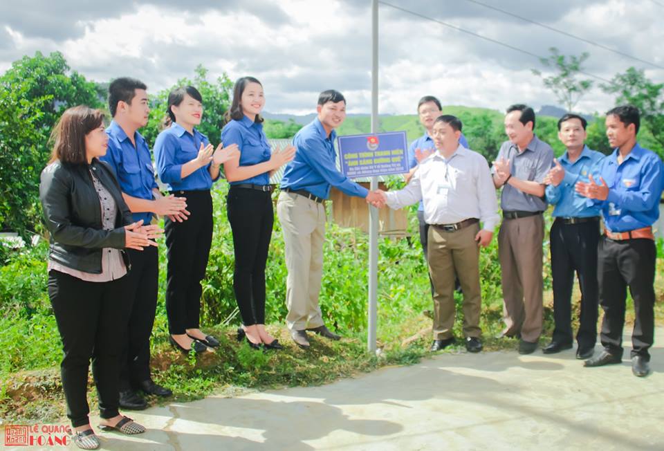 Khánh thành công trình thanh niên "Ánh sáng đường quê" tại thôn Cu Tài 1 - xã A Bung