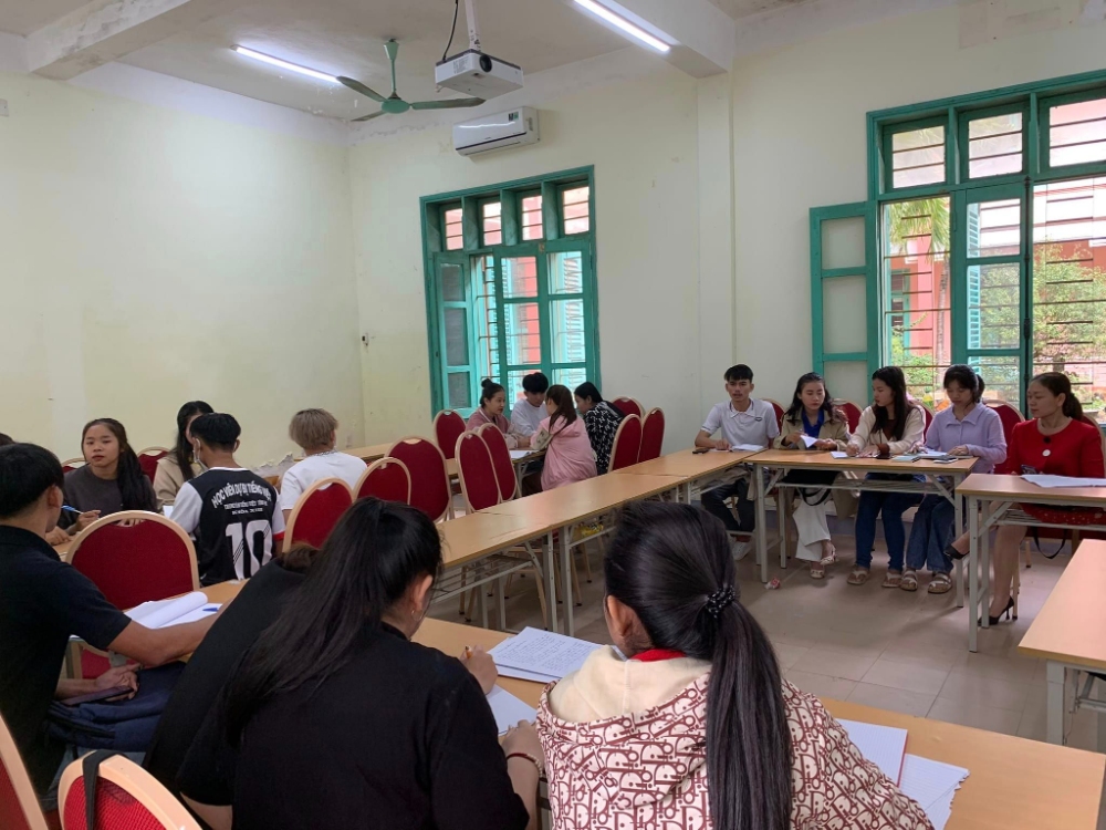 Đoàn Trường Cao đẳng Y tế: Hỗ trợ sinh viên Lào học tiếng Việt