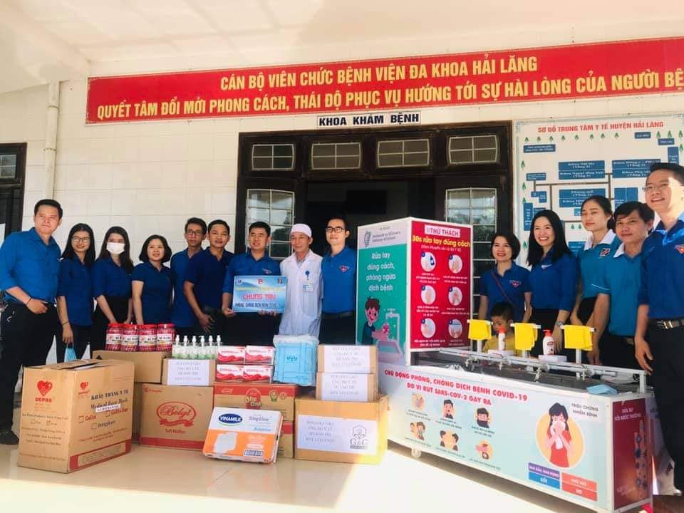 Đoàn cơ sở Sở Y tế, Chi đoàn Agribank Quảng Trị, Chi đoàn Sở Ngoại vụ tổ chức chương trình chung tay PC dịch bệnh covid-19.