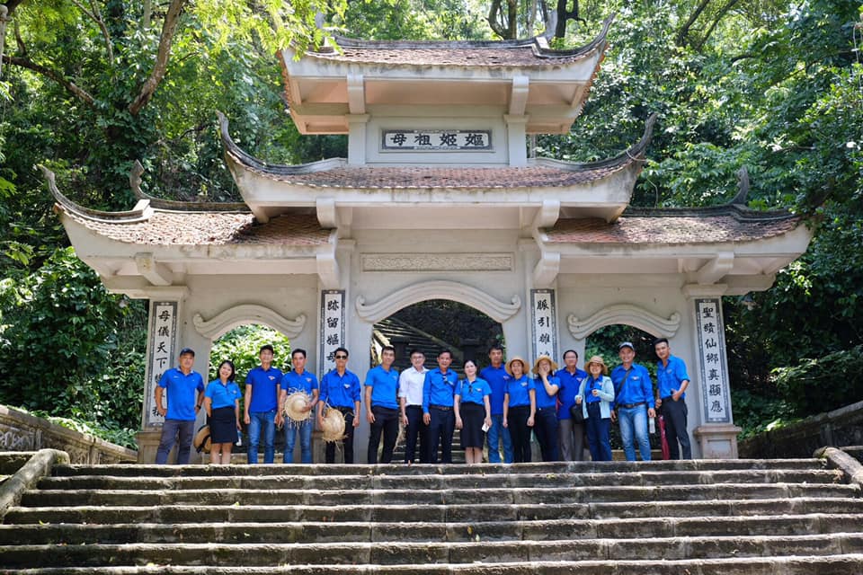 Đoàn cơ sở Công ty Điện lực Quảng Trị tổ chức chương trình “Hành trình tìm về địa chỉ đỏ” tại tỉnh Phú Thọ