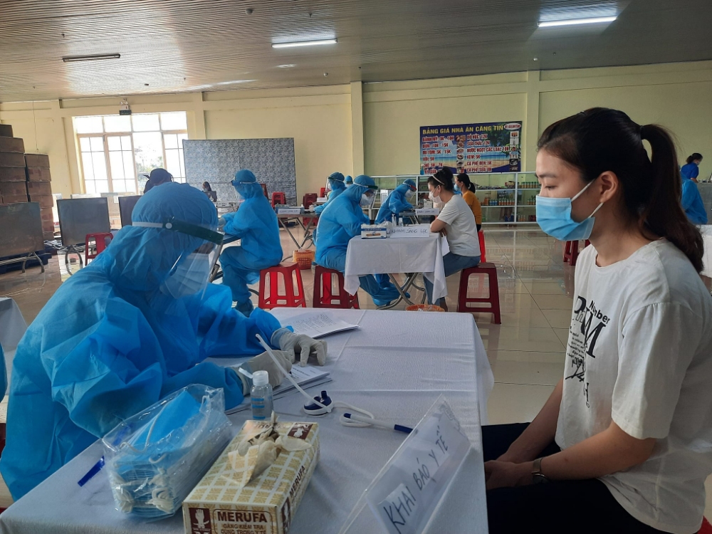 Đoàn cơ sở Sở Y tế tổ chức khai báo y tế, khám sàng lọc SARS-COV-2 cho công nhân tại các khu kinh tế