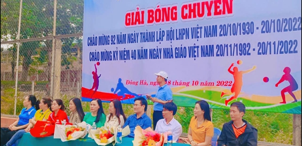 Đoàn Trường Cao đẳng sư phạm tổ chức các hoạt động thể dục thể thao nhân kỷ niệm 92 nămngày thành lập Hội Liên hiệp Phụ nữ Việt Nam
